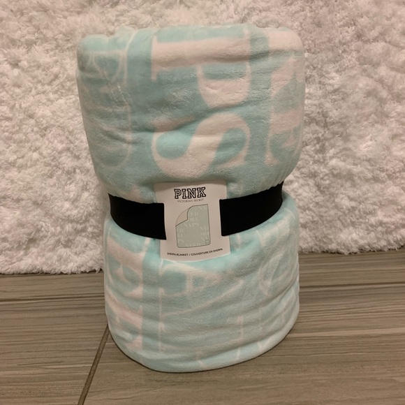 Last one!💙VS Pink “Need More Naps” Sherpa Blanket - Picture 3 of 5